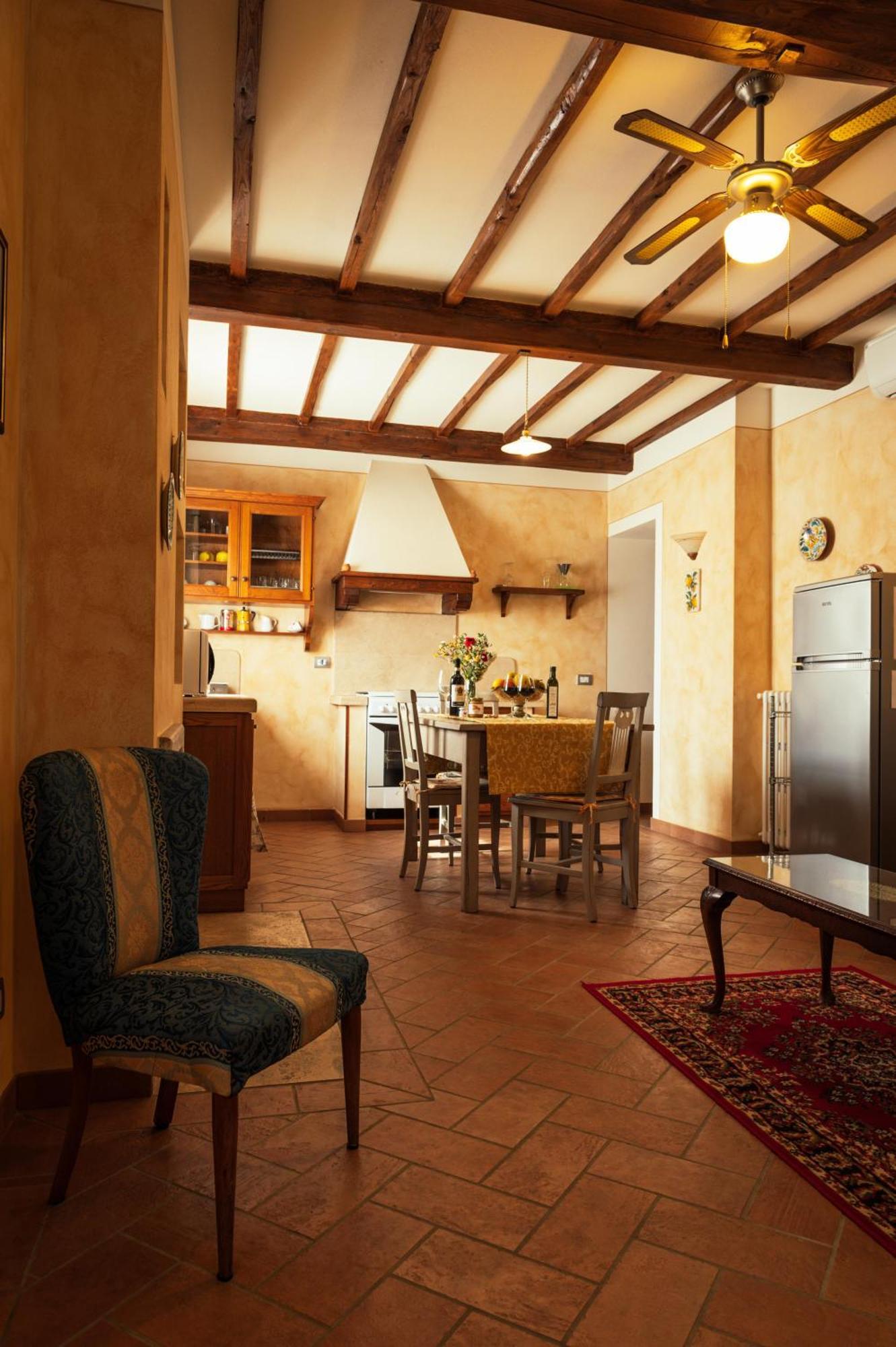 Agriturismo Casal Gheriglio Lucignano Exterior photo